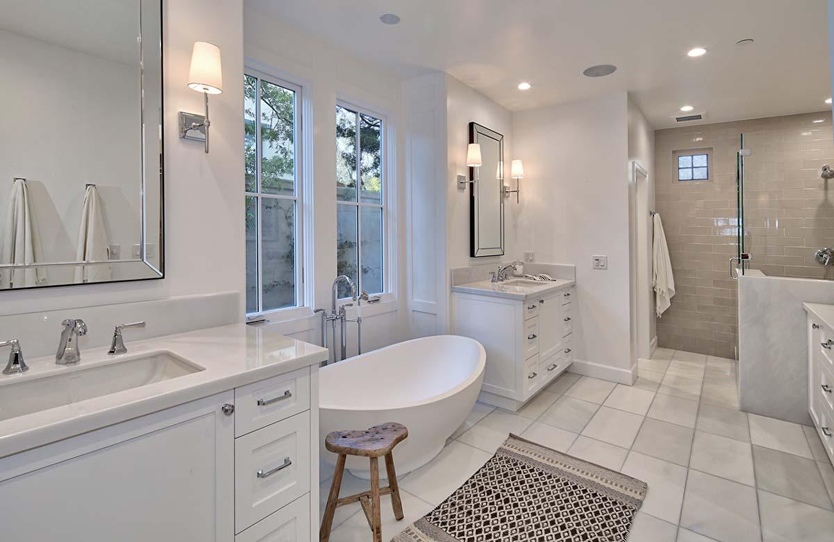 Explore stylish, modern upgrades tailored to your home. See the latest custom Austin bathroom remodel trends from expert contractors.