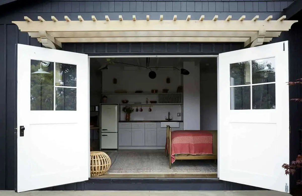 Best Garage Conversion Contractor Austin