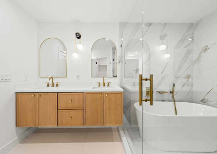 Curbless Walk-In Shower Remodel: The 2026 Guide for Austin Homeowners