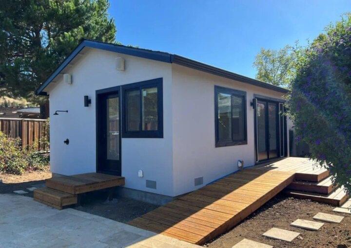 Overview of Austin’s 2025 ADU regulations including zoning, size limits, and parking updates.